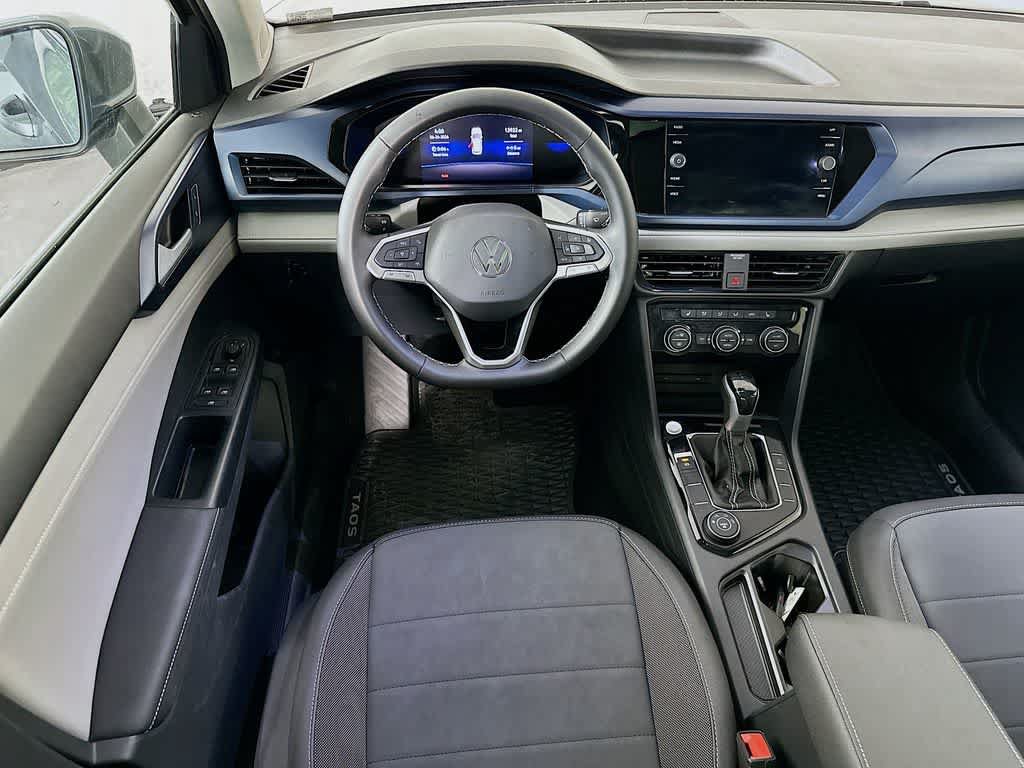 Used 2024 Volkswagen Taos SE w/ Panoramic Sunroof Package AWD/4WD image 10