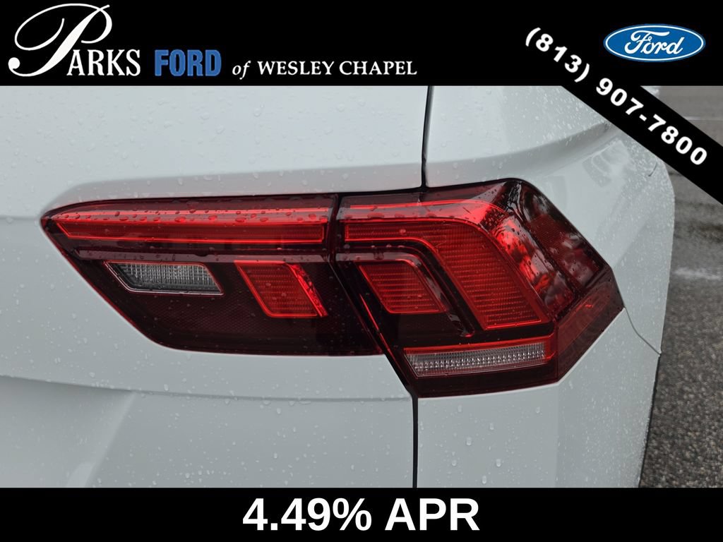 Used 2024 Volkswagen Tiguan SE w/ Panoramic Sunroof Package FWD image 8