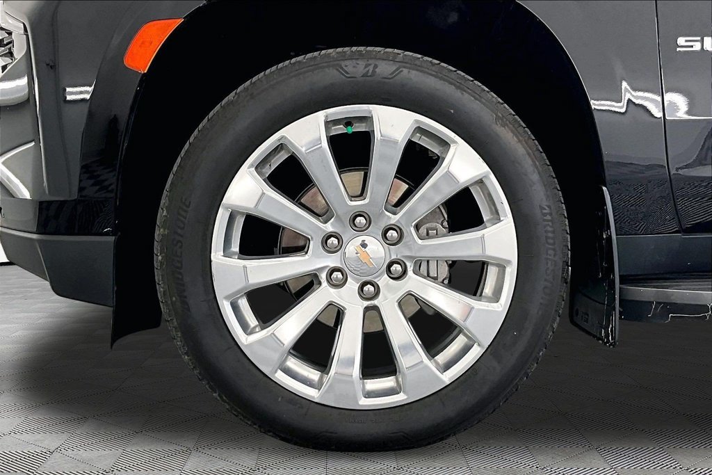 Used 2024 Chevrolet Suburban Premier AWD/4WD image 9