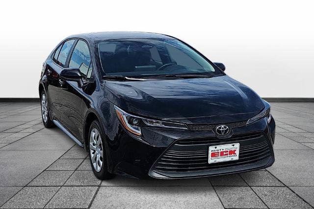 Used 2025 Toyota Corolla LE FWD image 3