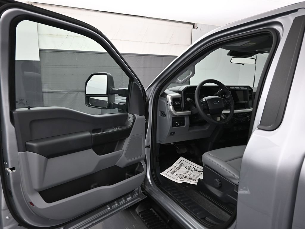 Certified 2024 Ford F350 XL w/ XL Chrome Package image 9
