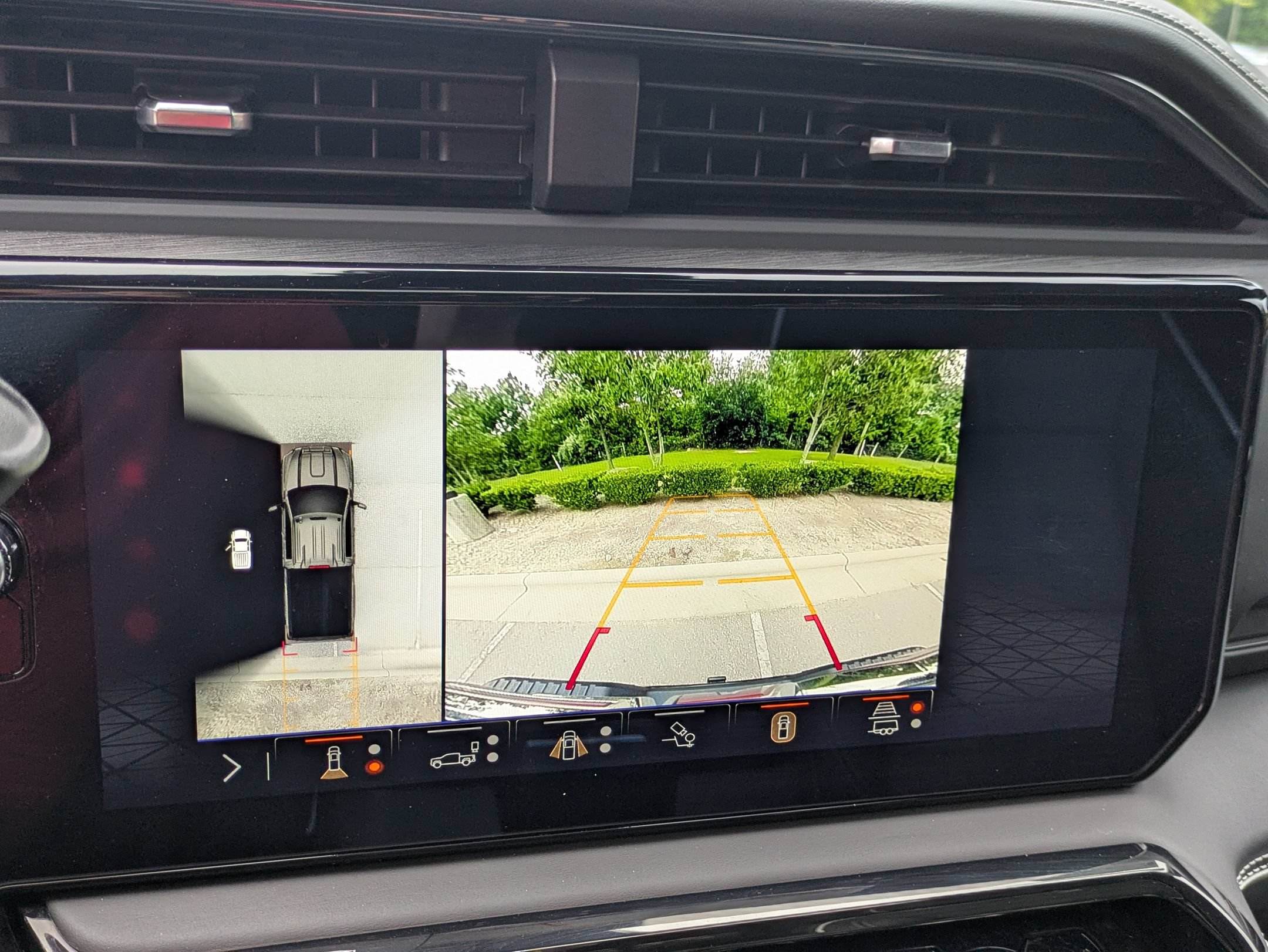 Used 2024 GMC Sierra 2500 AT4X AWD/4WD image 23