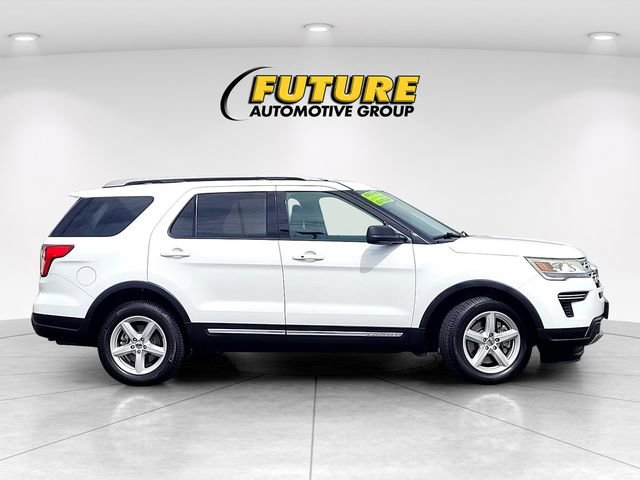 Certified 2019 Ford Explorer XLT FWD image 3