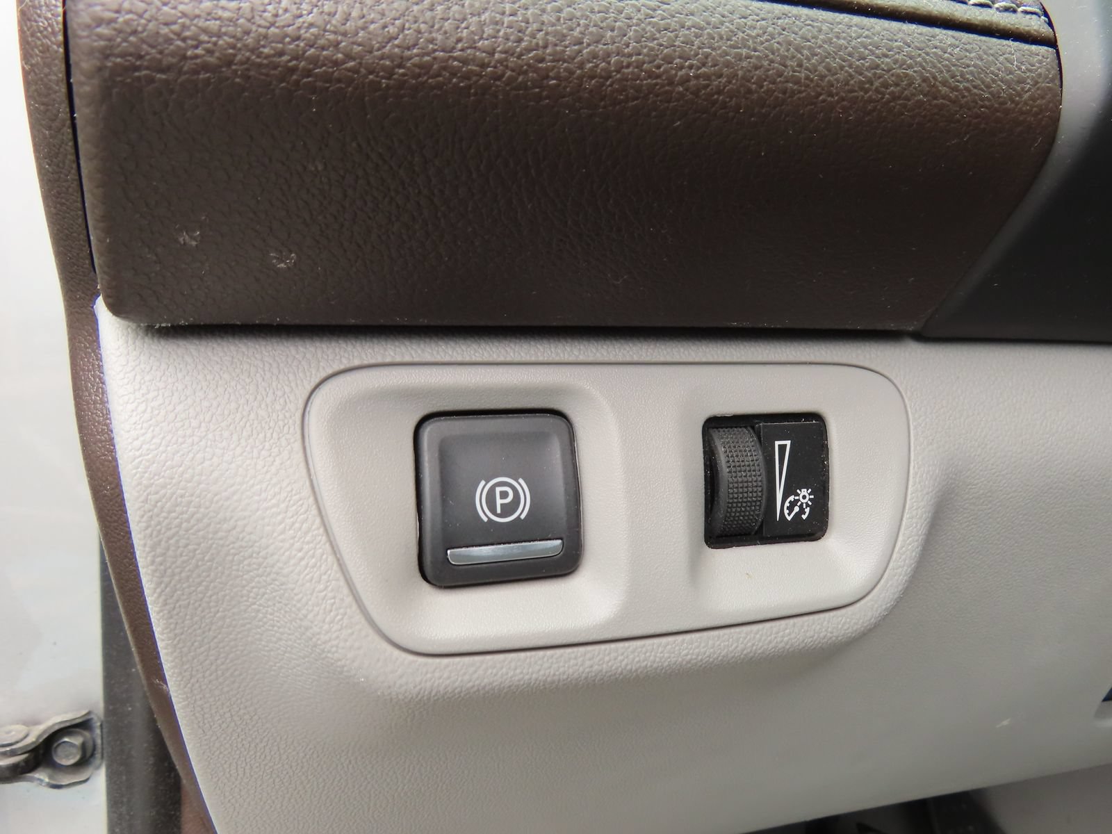 Used 2019 GMC Acadia SLT AWD/4WD image 14