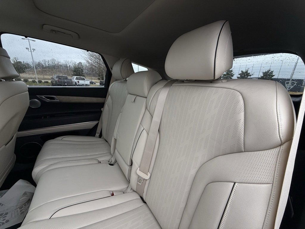 Used 2022 Genesis GV80 2.5T w/ Prestige Package 05 image 27