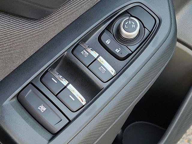 Used 2025 Subaru Forester Premium AWD/4WD image 17