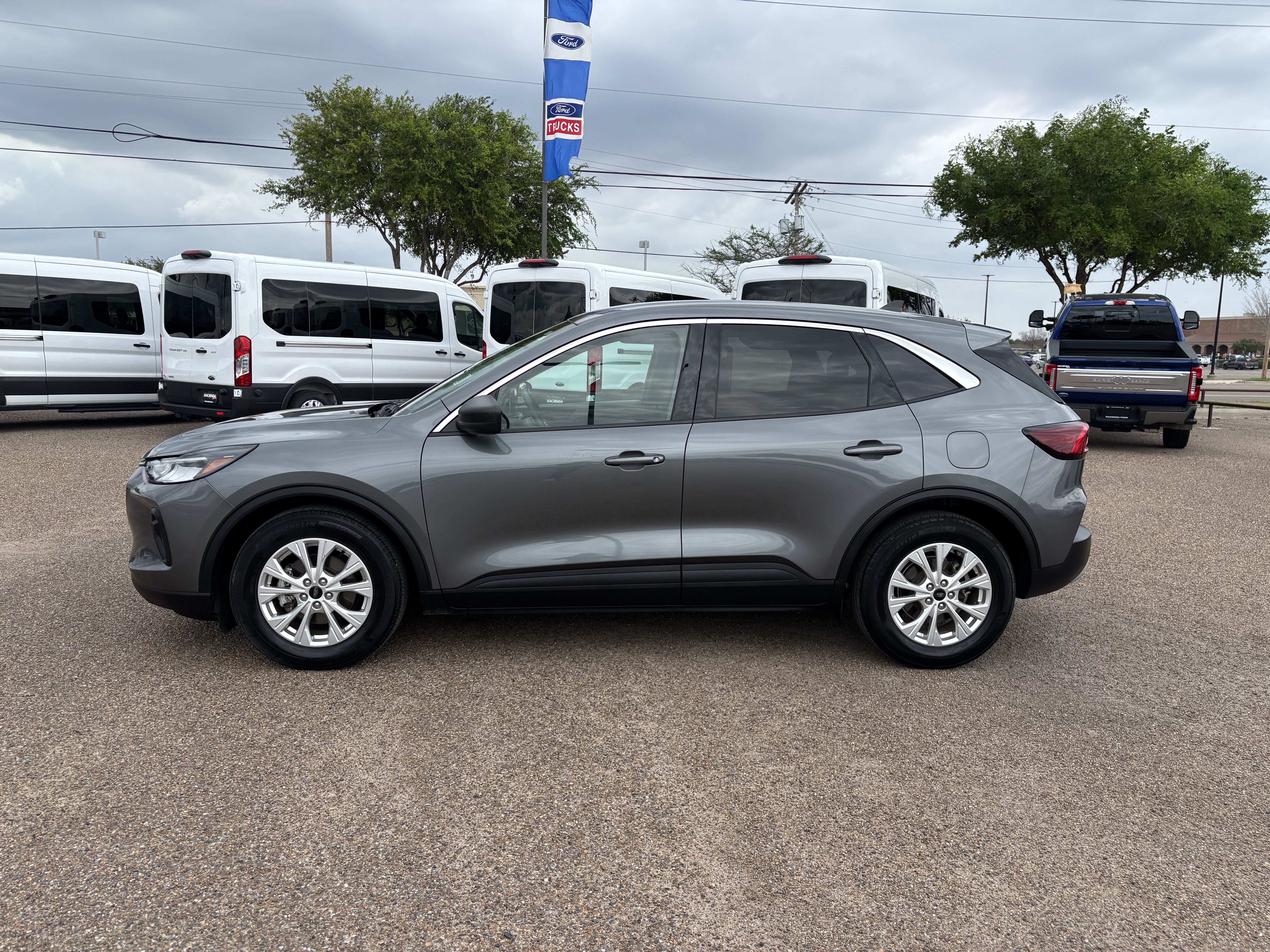 Certified 2023 Ford Escape Active FWD image 2
