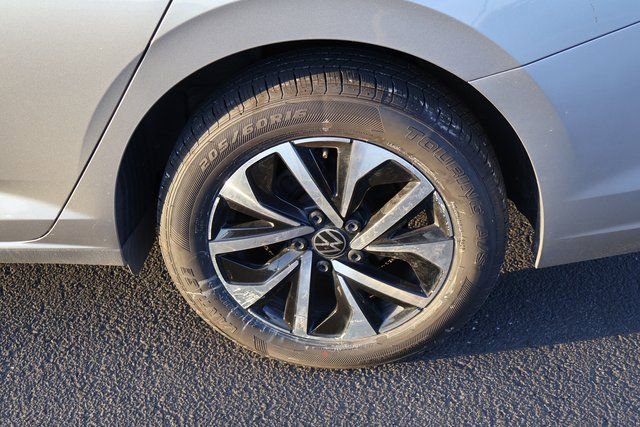 Used 2025 Volkswagen Jetta S image 14