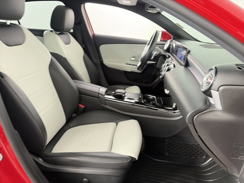 Used 2019 Mercedes-Benz A 220 4MATIC image 31