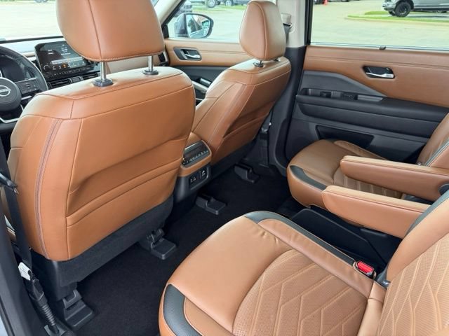 Used 2023 Nissan Pathfinder Platinum AWD/4WD image 22