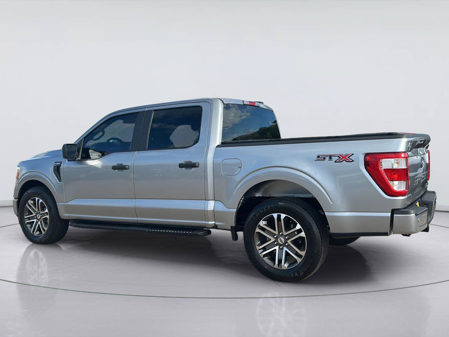Certified 2022 Ford F150 XL w/ STX Appearance Package RWD image 6