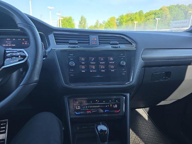 Used 2022 Volkswagen Tiguan SEL R-Line AWD/4WD image 29