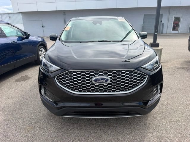 Certified 2023 Ford Edge SEL w/ Convenience Package AWD/4WD image 2