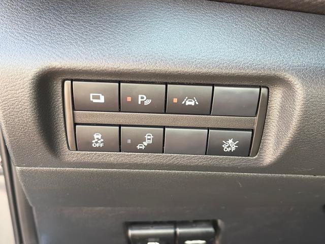 Used 2020 Nissan Kicks S FWD image 17
