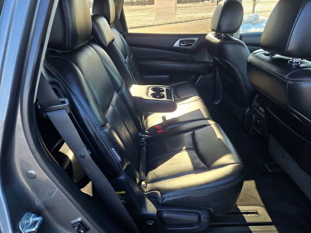 Used 2018 Nissan Pathfinder SL w/ Midnight Edition Package image 13