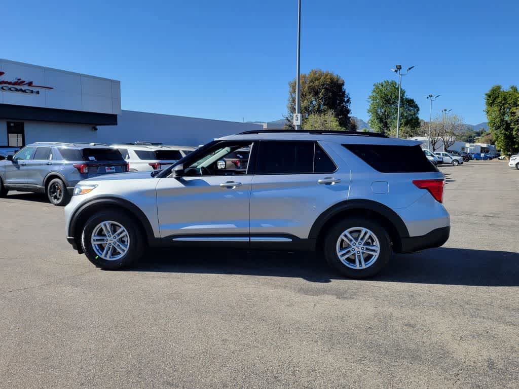 Certified 2023 Ford Explorer XLT w/ Equipment Group 202A RWD image 2