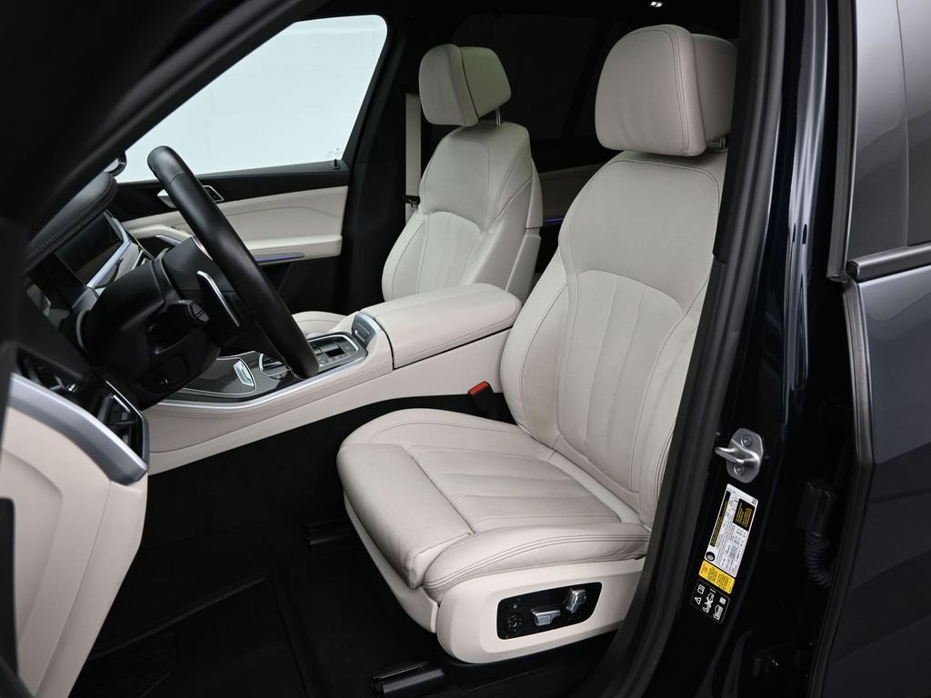 Used 2022 BMW X5 M50i w/ Executive Package image 38