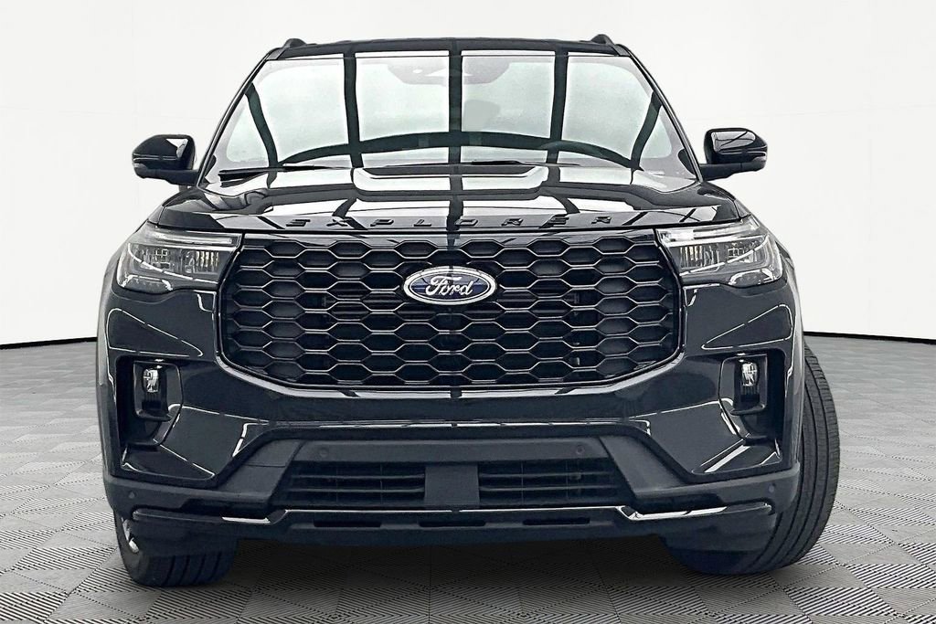 Certified 2025 Ford Explorer ST-Line w/ ST-Line Street Pack AWD/4WD image 3