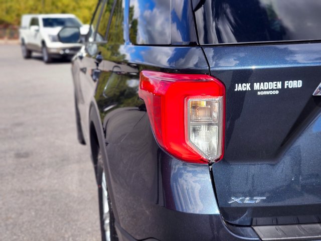 Certified 2023 Ford Explorer XLT AWD/4WD image 9
