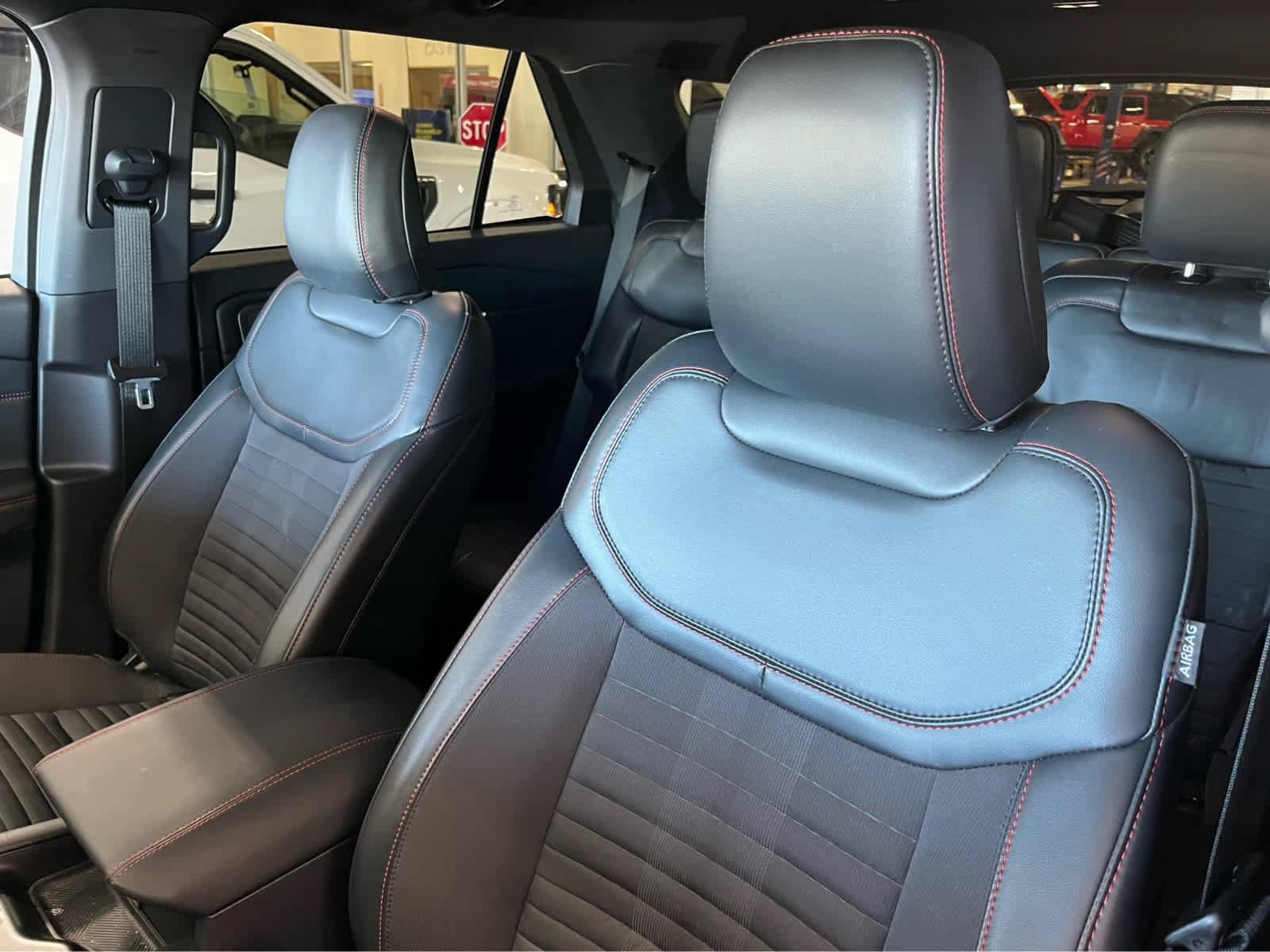 Certified 2025 Ford Explorer ST-Line AWD/4WD image 15