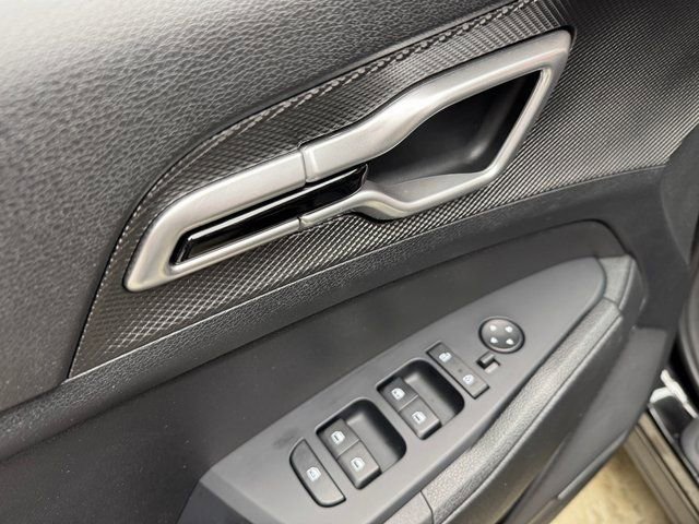 Used 2023 Kia Sportage LX image 11