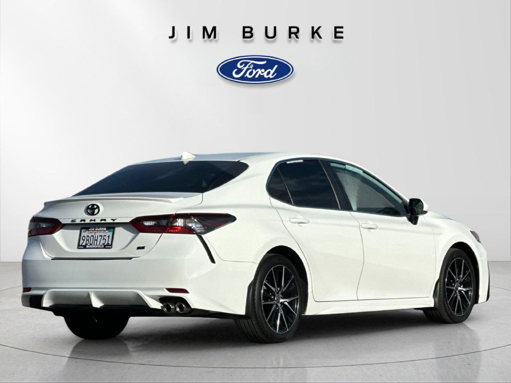 Used 2022 Toyota Camry SE w/ Carpet Mat Package (TMS) FWD image 5