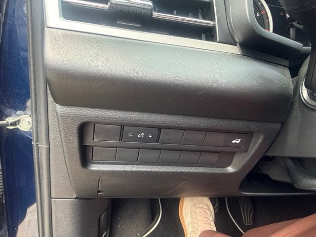 Used 2023 Mitsubishi Outlander SE FWD image 36