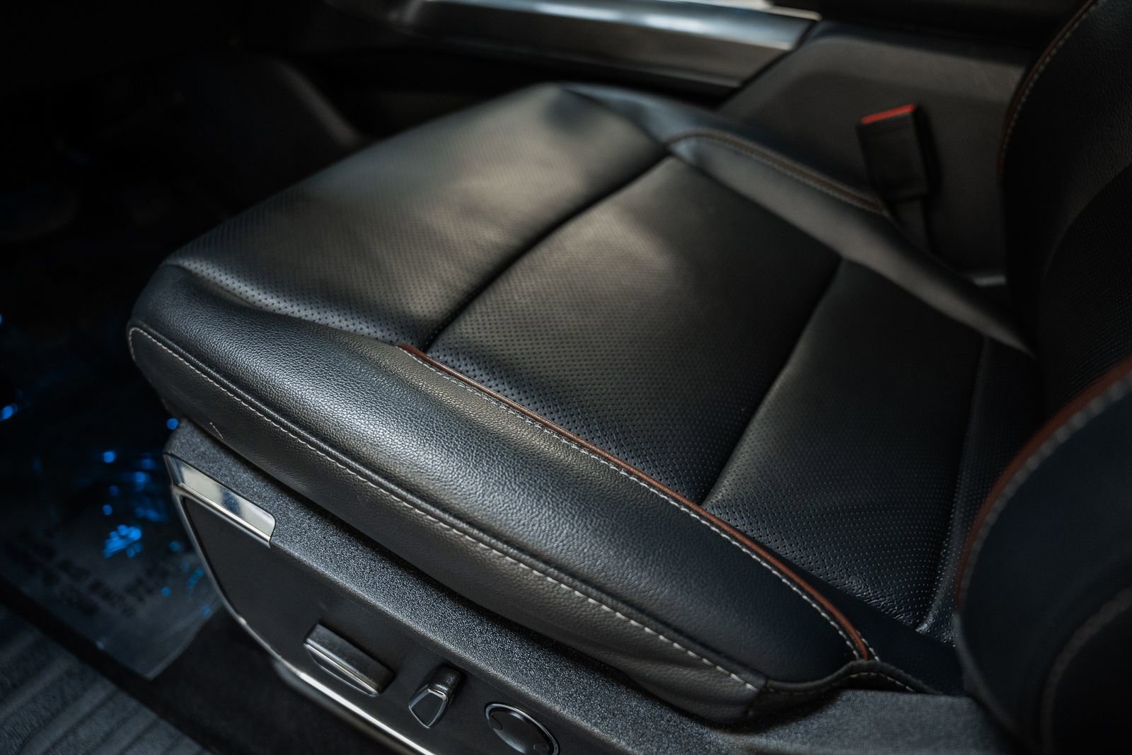 Certified 2023 Ford F150 Lariat w/ Equipment Group 502A High image 47