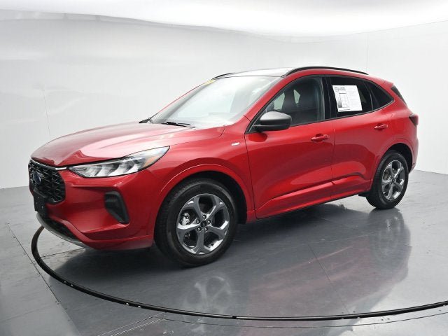 Certified 2023 Ford Escape ST-Line w/ Tech Pack #1 AWD/4WD image 4