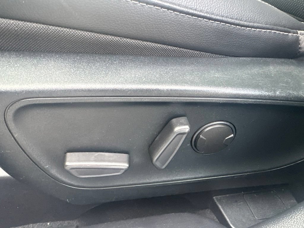 Certified 2020 Ford Escape SEL FWD image 18