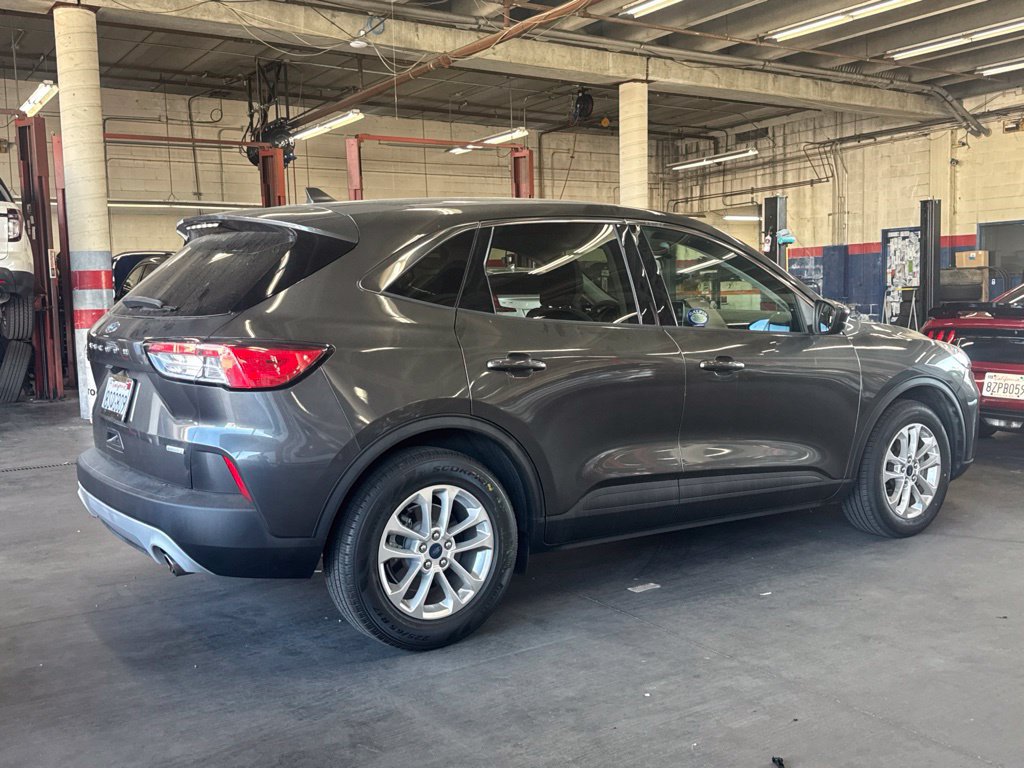Certified 2020 Ford Escape SE FWD image 4