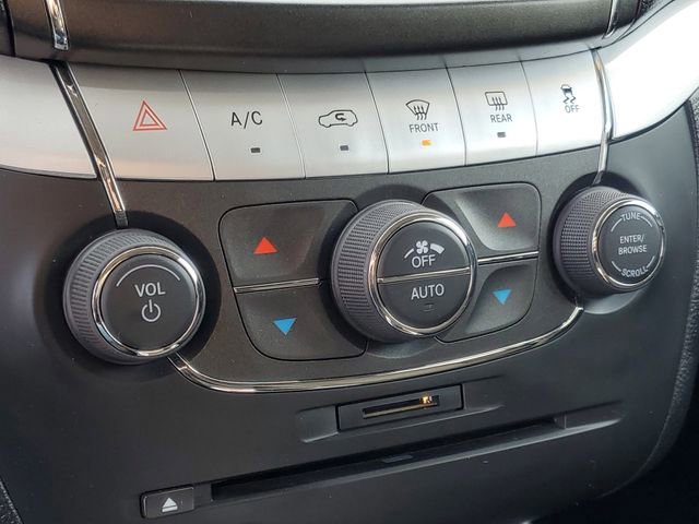 Used 2019 Dodge Journey SE image 17
