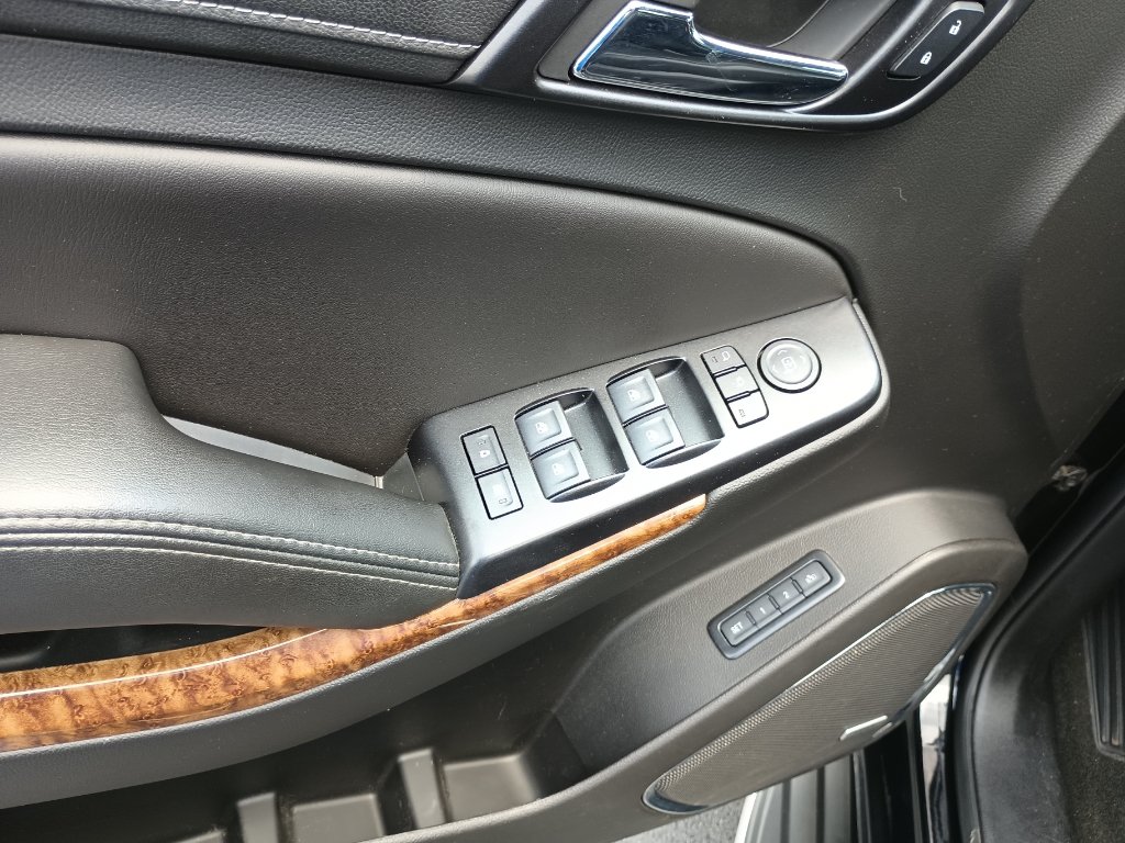 Used 2018 Chevrolet Tahoe Premier AWD/4WD image 17