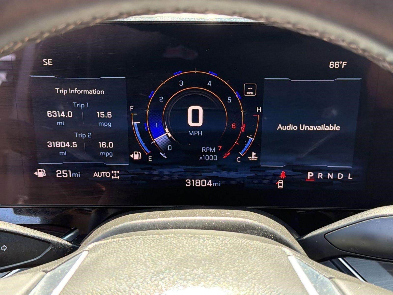 Used 2025 Chevrolet Suburban Z71 image 21