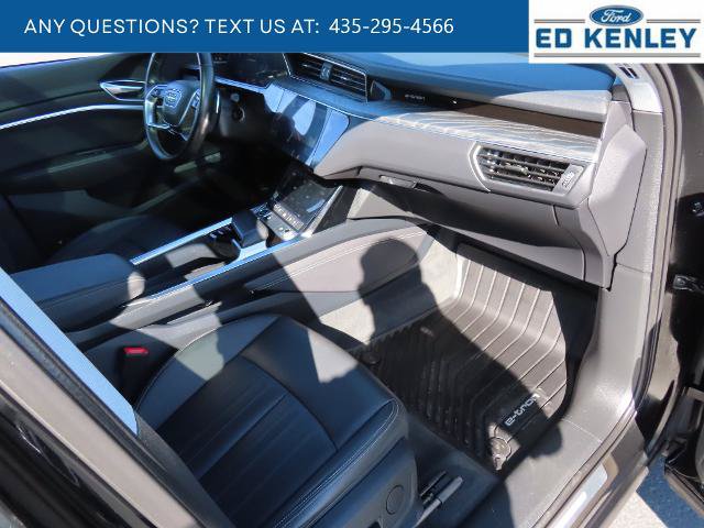 Used 2022 Audi e-tron Premium AWD/4WD image 28