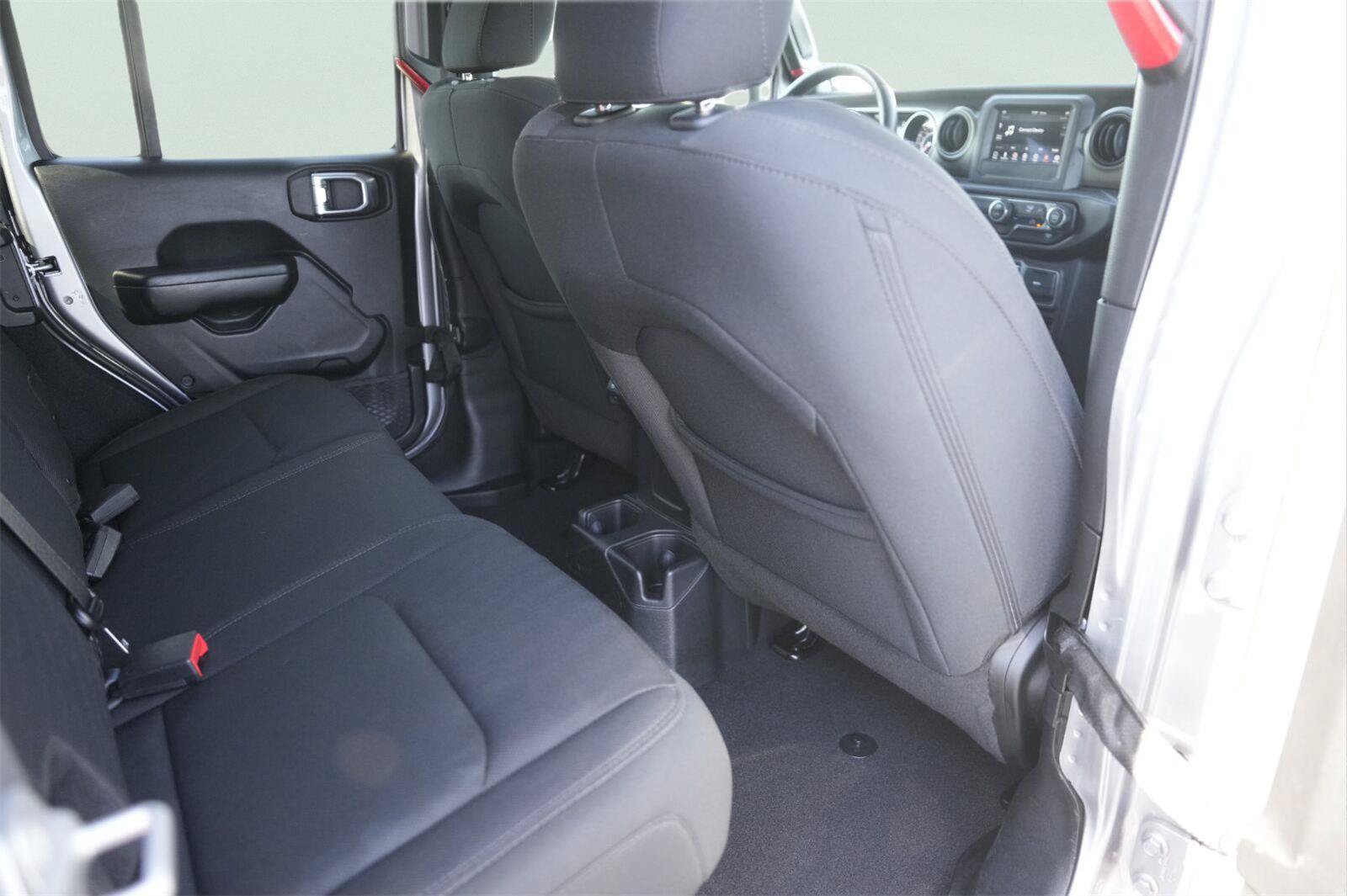Used 2018 Jeep Wrangler Unlimited Sport S AWD/4WD image 14