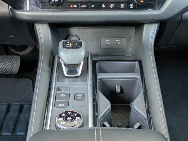 Used 2025 Nissan Pathfinder SV AWD/4WD image 21