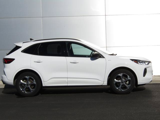 Certified 2023 Ford Escape ST-Line w/ Tech Pack #1 AWD/4WD image 3