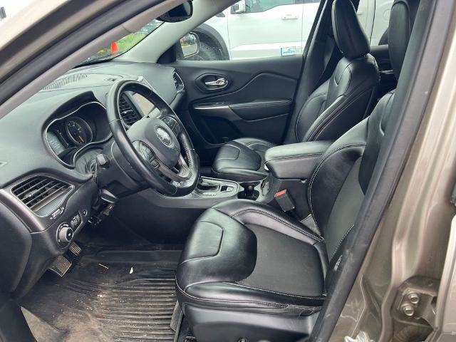 Used 2019 Jeep Cherokee Latitude Plus w/ Comfort/Convenience Group AWD/4WD image 10