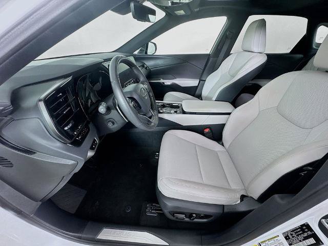 Used 2023 Lexus RX 350 Premium w/ Accessory Package AWD/4WD image 11