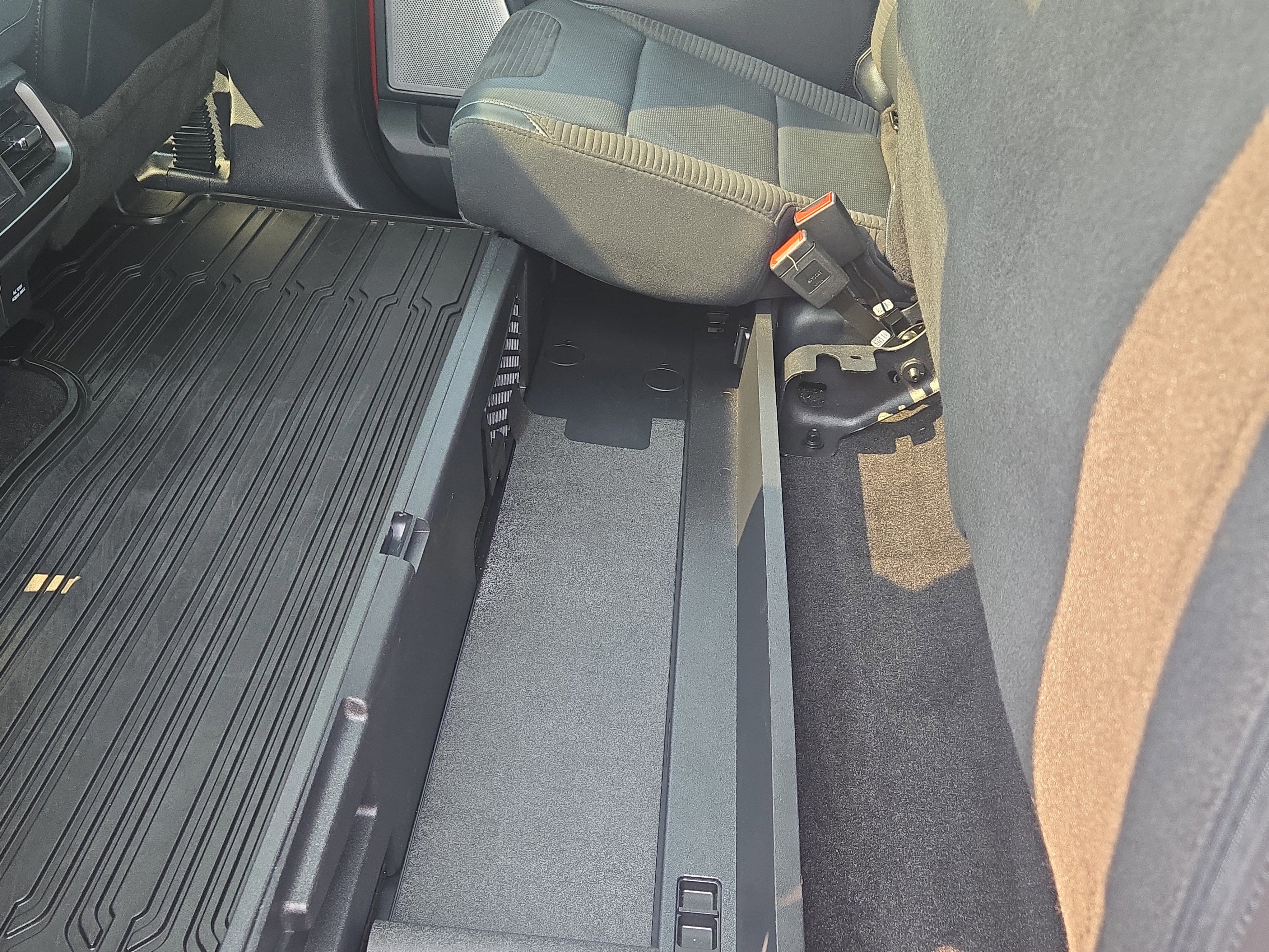 Certified 2022 Ford F150 Raptor w/ Equipment Group 801A High image 17