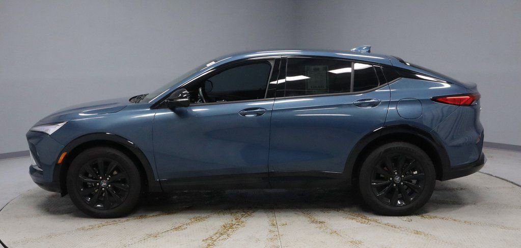 Used 2025 Buick Envista Sport Touring image 2