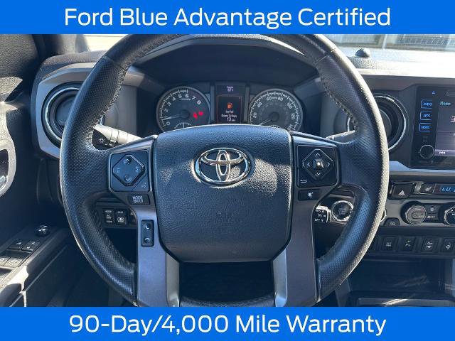 Used 2017 Toyota Tacoma TRD Off-Road w/ Premium & Technology Package AWD/4WD image 19