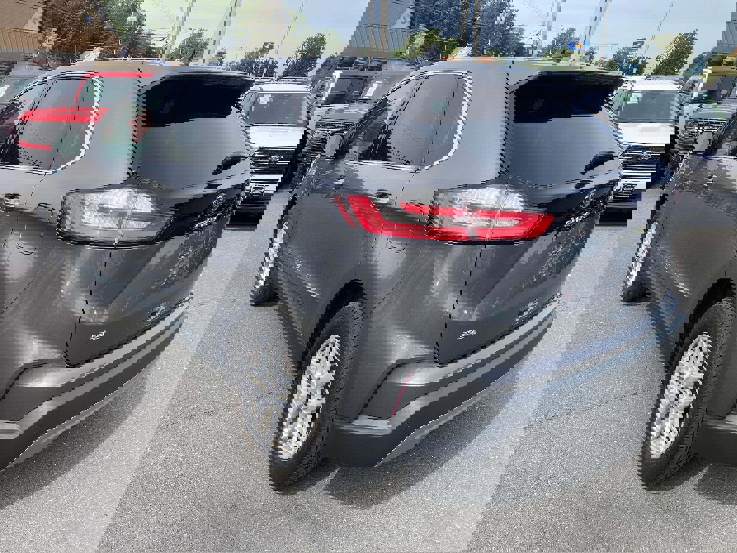 Certified 2023 Ford Edge SEL w/ Convenience Package image 3