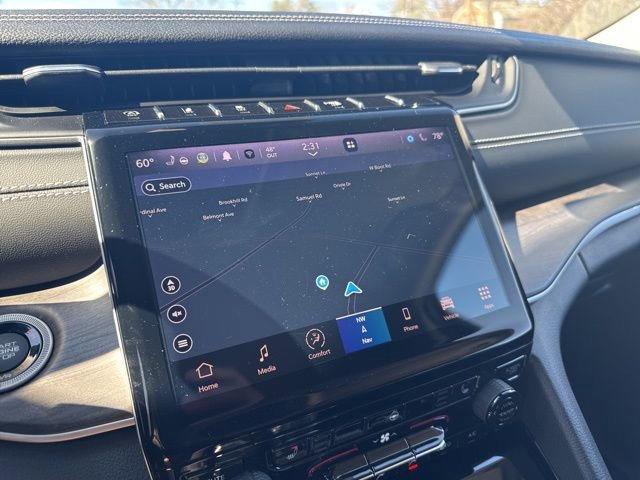 Used 2023 Jeep Grand Cherokee Limited image 14