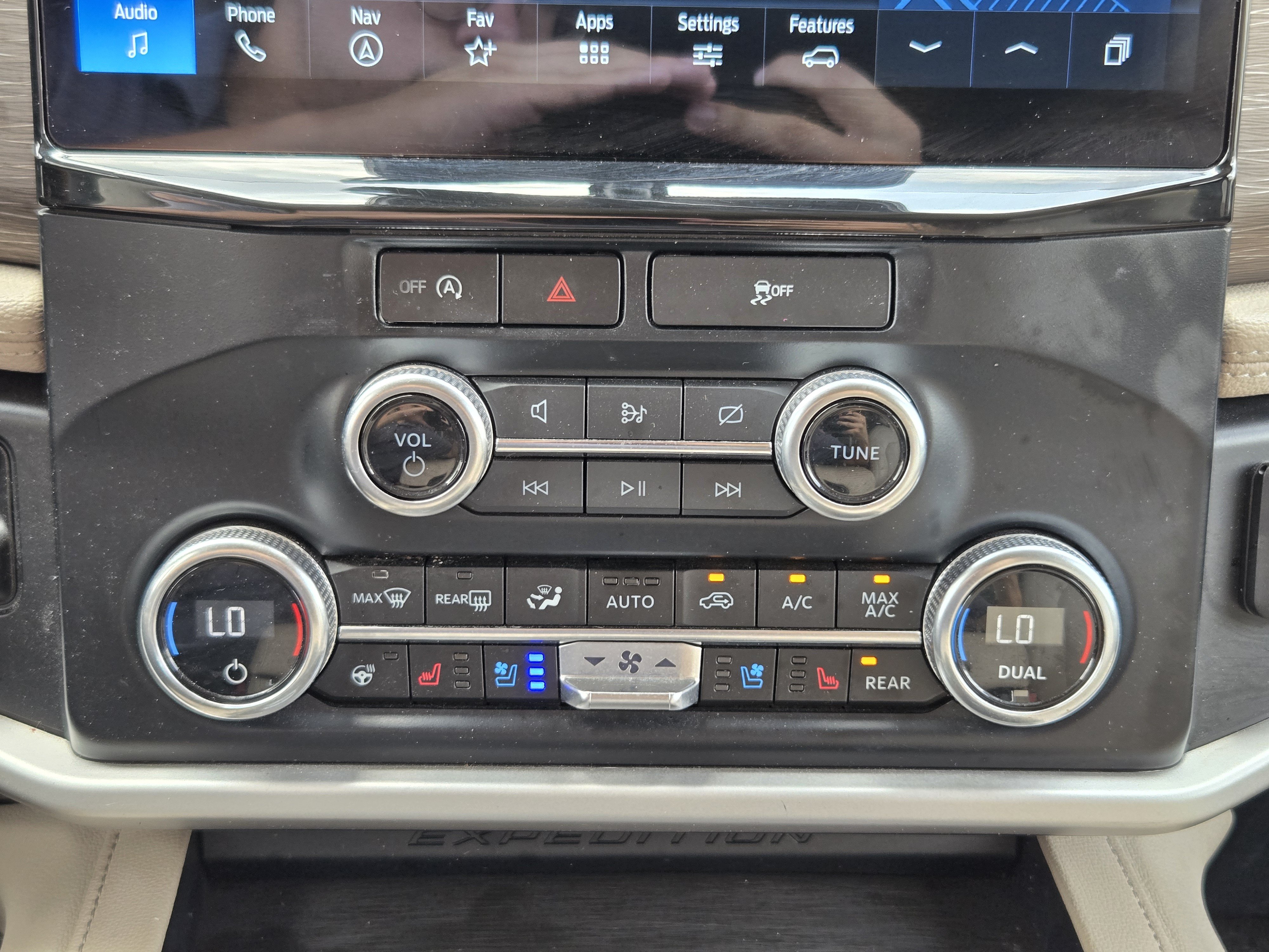 Certified 2024 Ford Expedition Limited RWD image 14