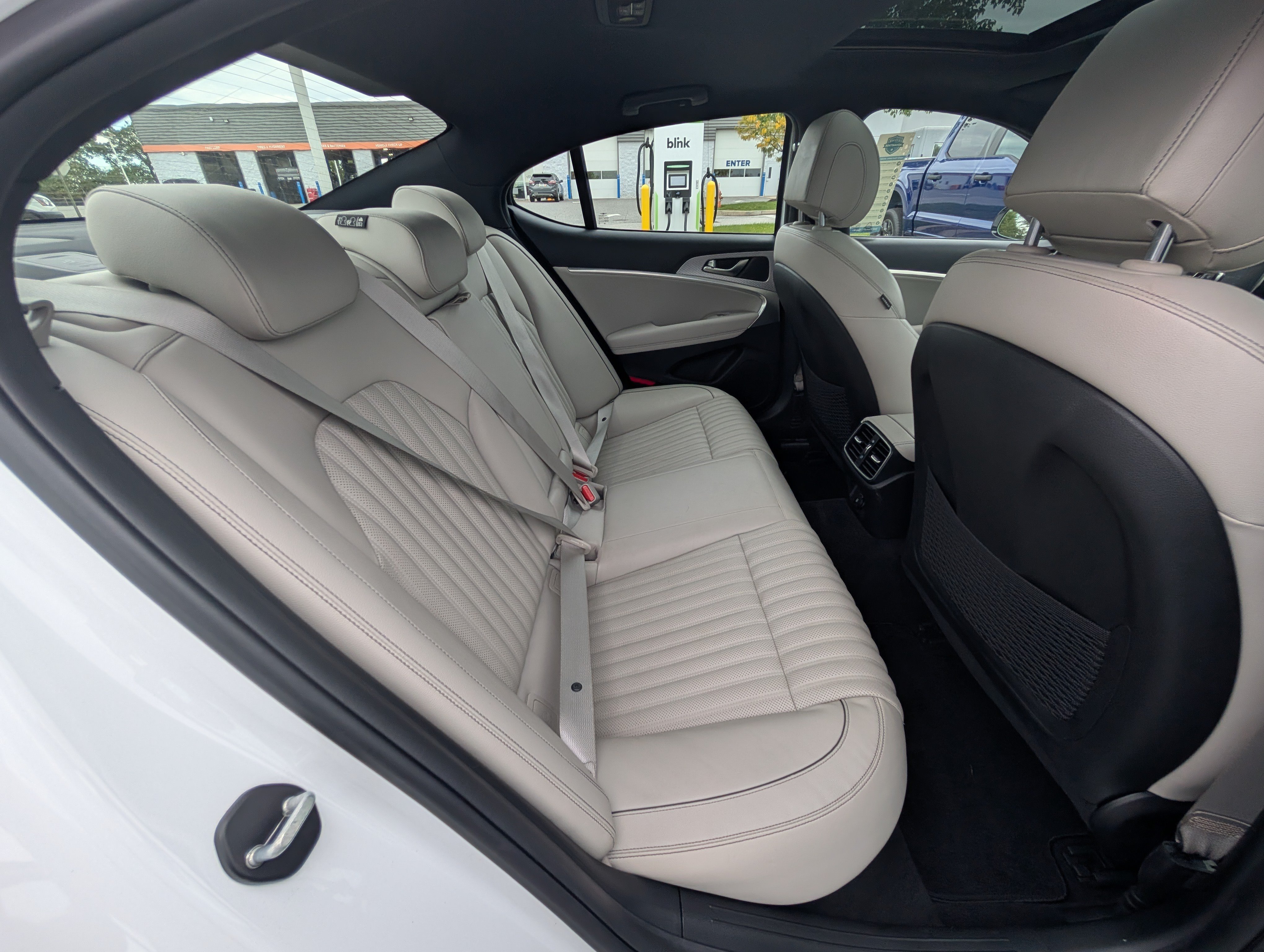 Used 2022 Genesis G70 3.3T w/ Sport Advanced Package AWD/4WD image 12