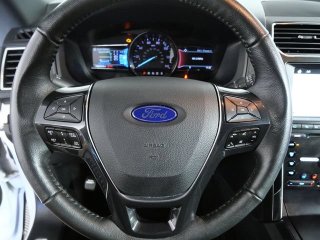 Certified 2018 Ford Explorer Limited w/ Equipment Group 301A AWD/4WD image 18