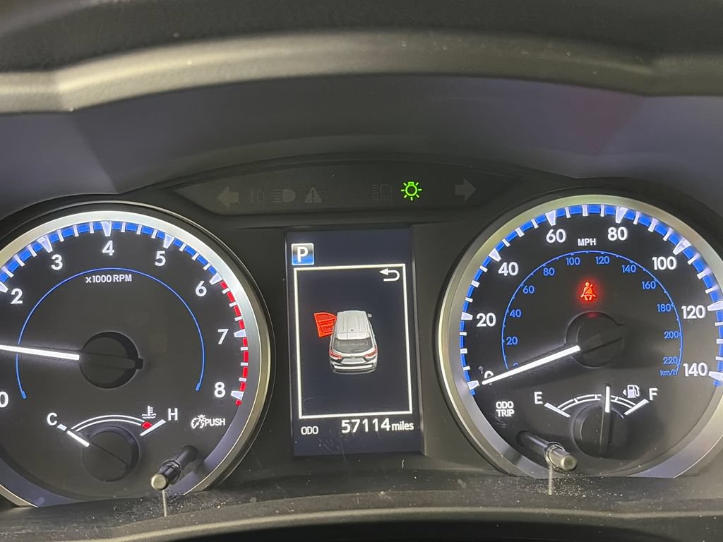 Used 2017 Toyota Highlander LE FWD image 15