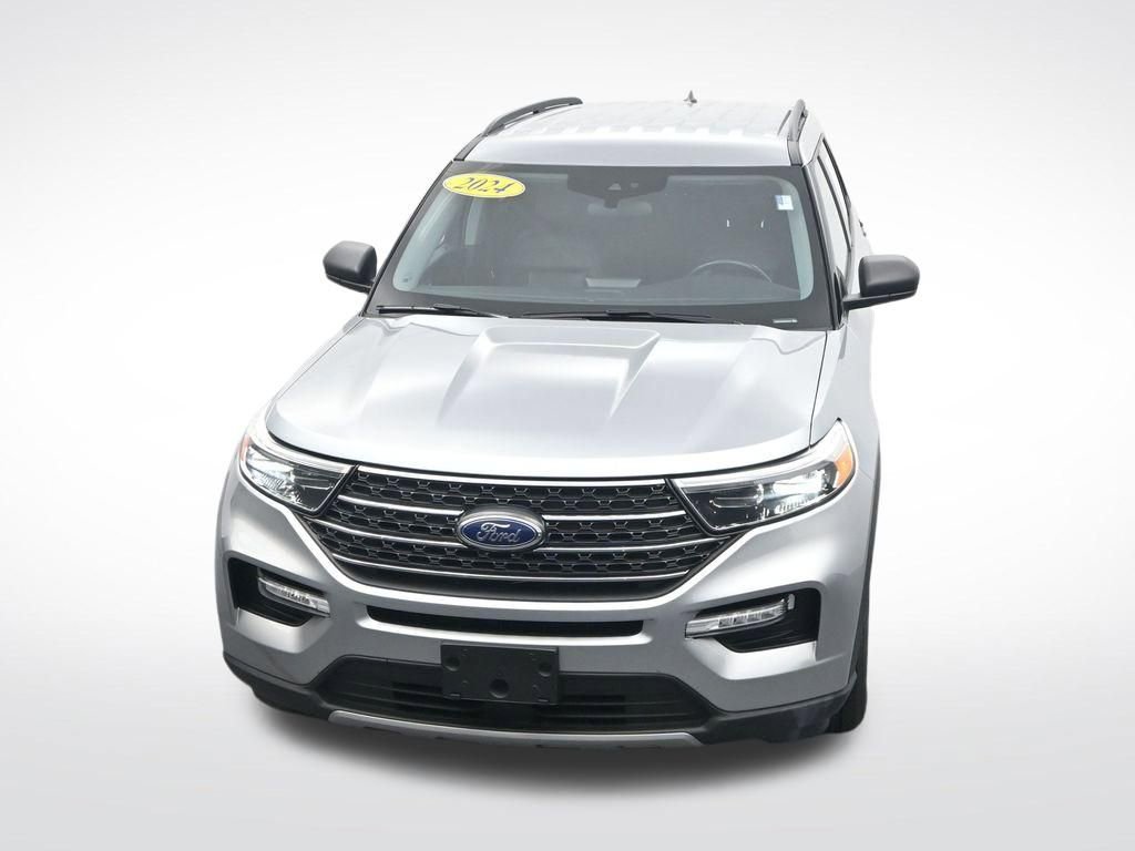 Certified 2024 Ford Explorer XLT w/ Equipment Group 202A image 24